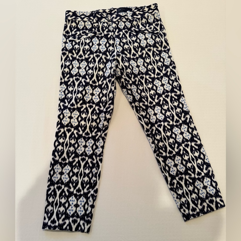 Capri pants from The Gap in size 4P
